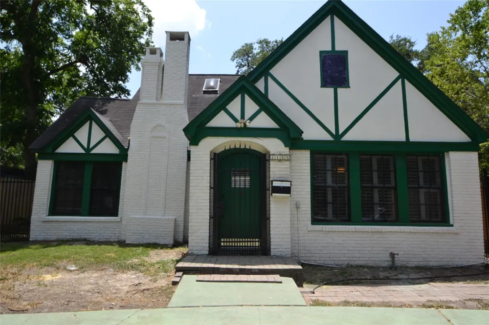 2135 Bissonnet Street Houston, TX 77005
