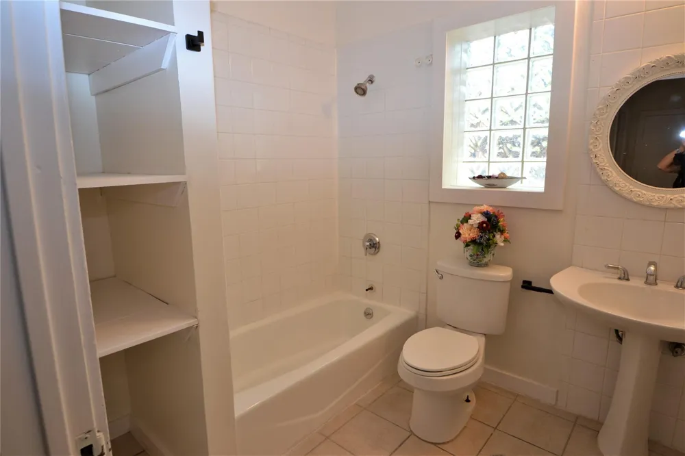 2135 Bissonnet Street Houston, TX 77005