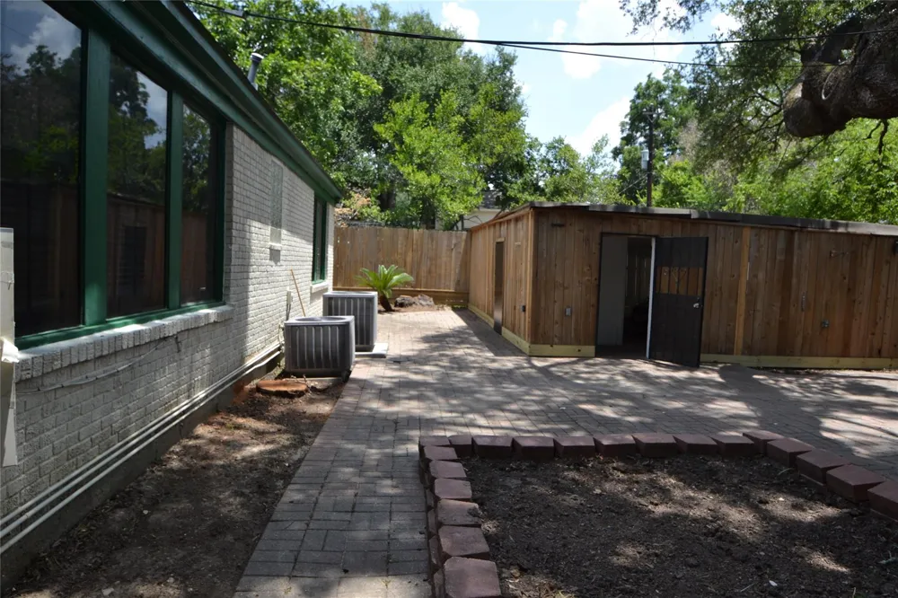 2135 Bissonnet Street Houston, TX 77005