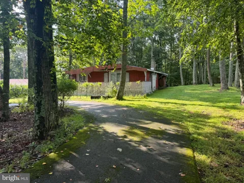1222 VALLEY DRIVE