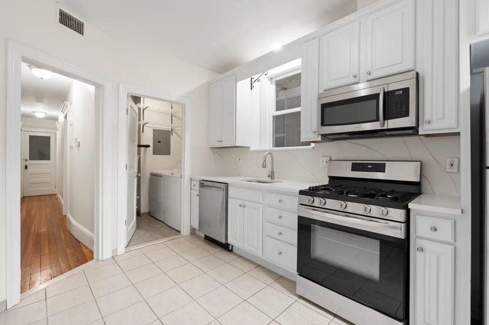 114 SHIPPEN ST Weehawken, NJ 07086
