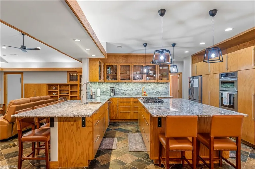 381 Hunters Point Lexington, NC 27295