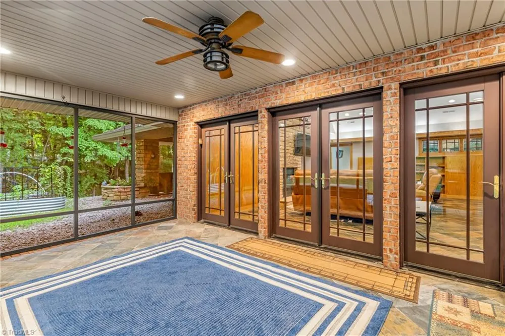 381 Hunters Point Lexington, NC 27295