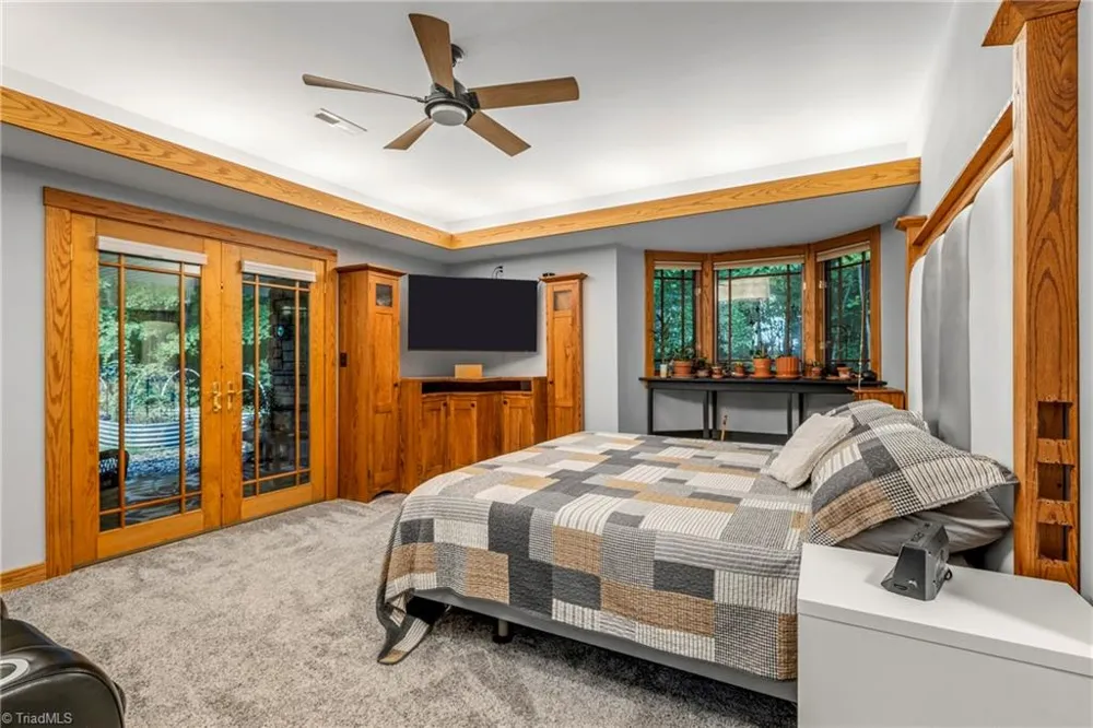 381 Hunters Point Lexington, NC 27295