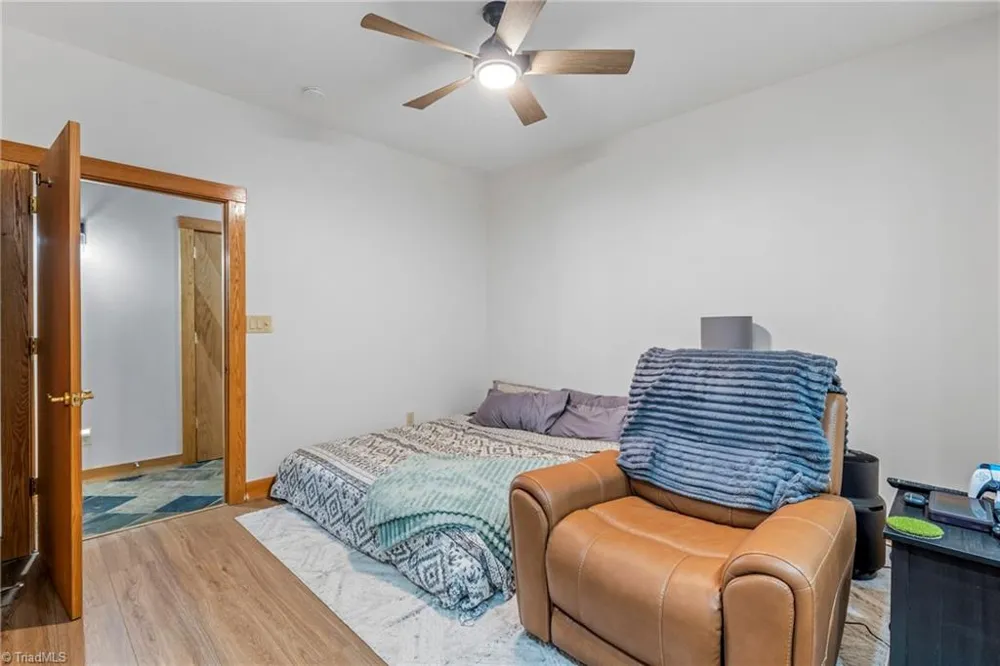 381 Hunters Point Lexington, NC 27295