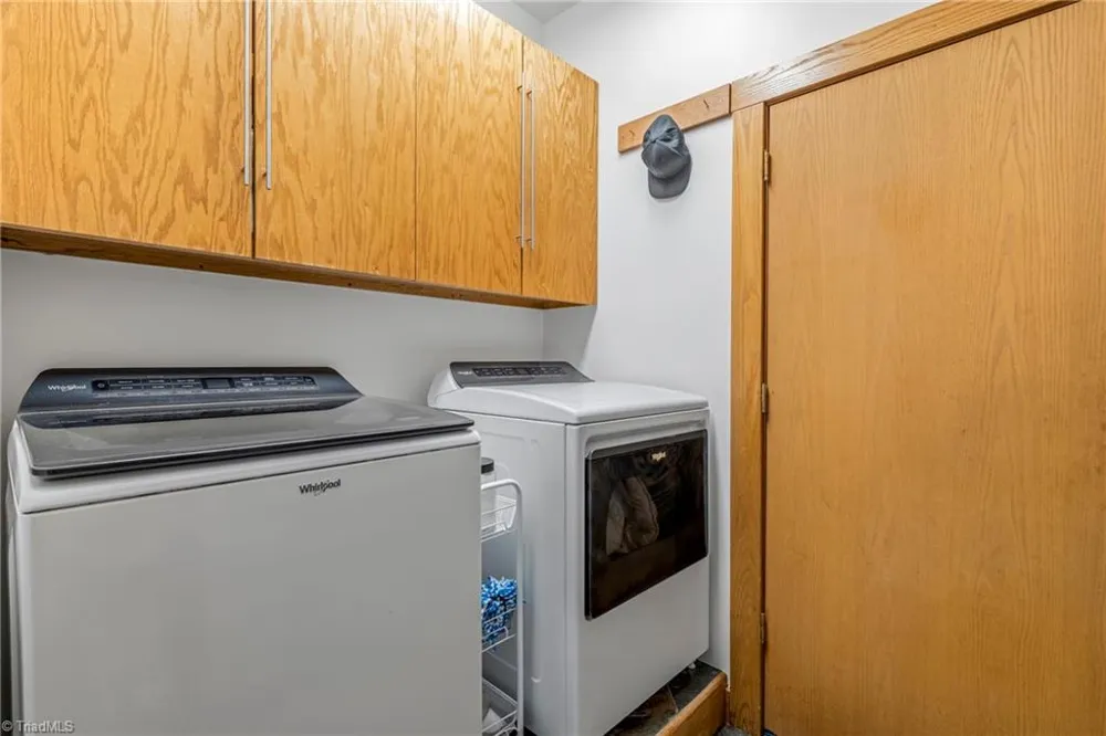 381 Hunters Point Lexington, NC 27295