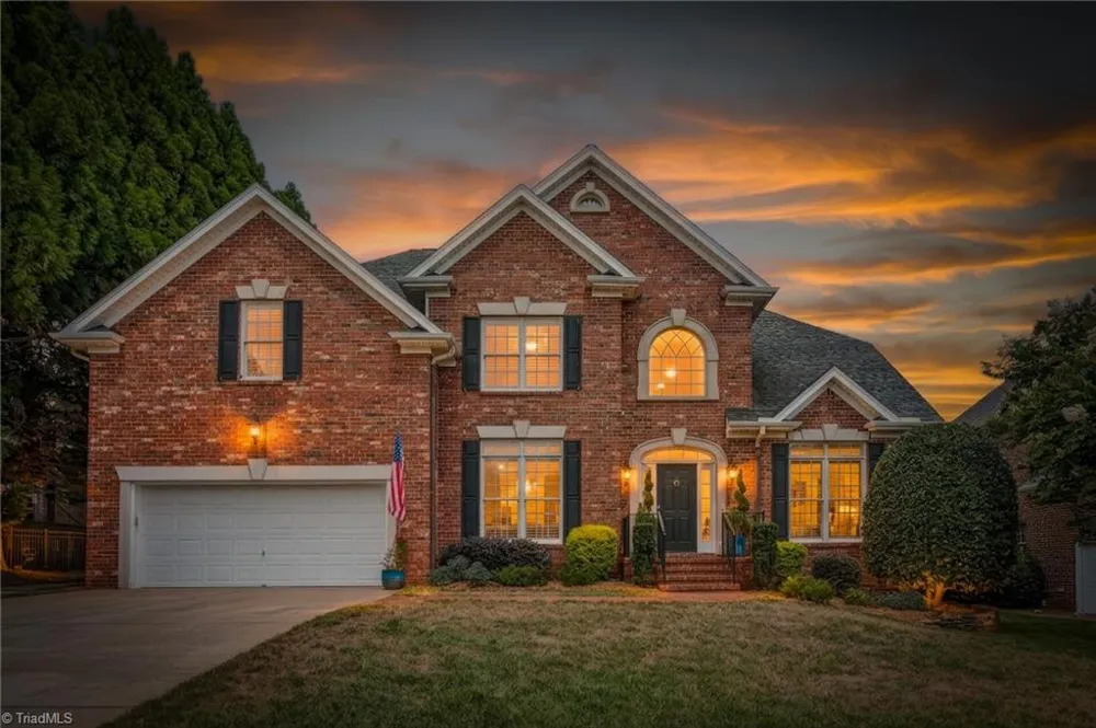 6002 Windsor Circle Elon, NC 27244