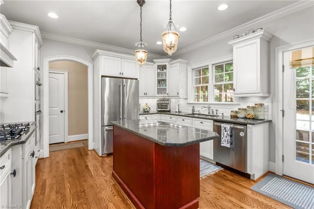 6002 Windsor Circle Elon, NC 27244
