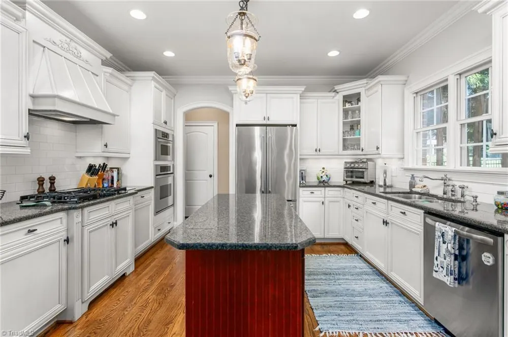 6002 Windsor Circle Elon, NC 27244