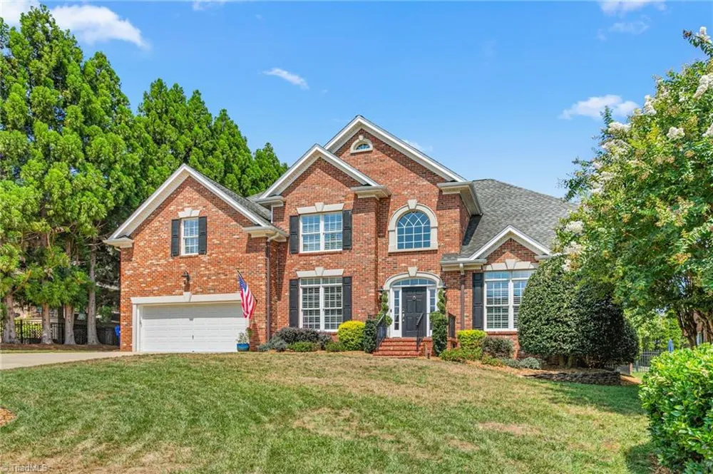 6002 Windsor Circle Elon, NC 27244