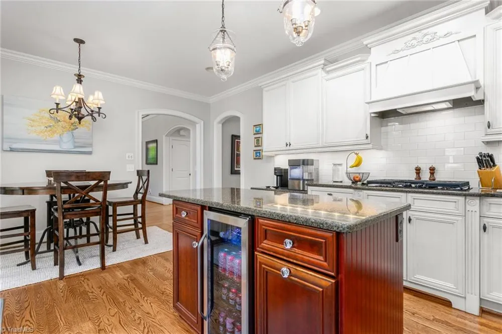 6002 Windsor Circle Elon, NC 27244