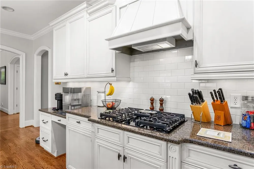 6002 Windsor Circle Elon, NC 27244