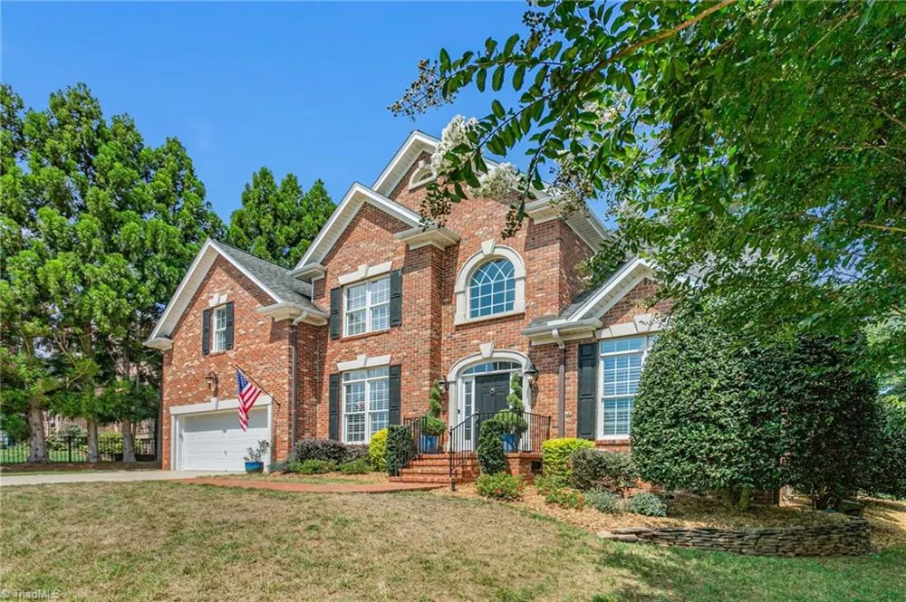 6002 Windsor Circle Elon, NC 27244