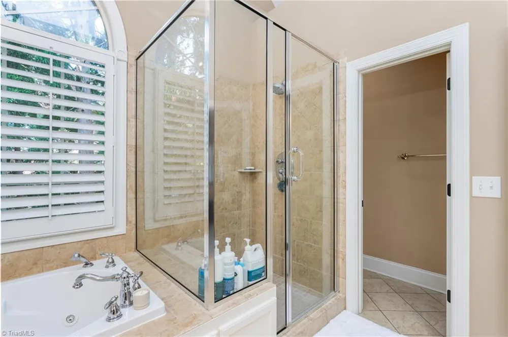 6002 Windsor Circle Elon, NC 27244