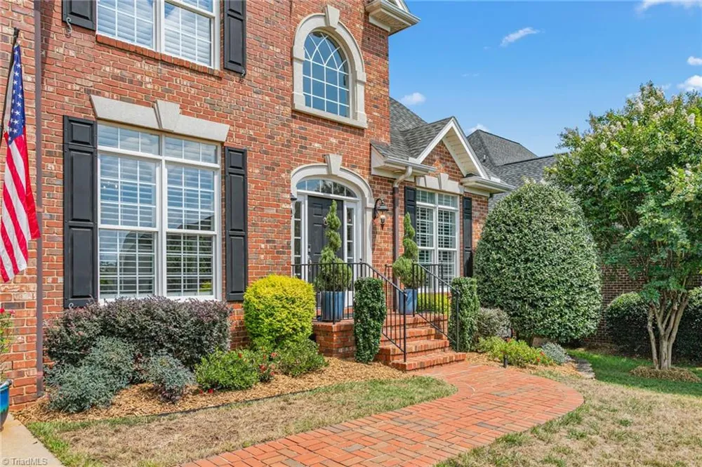 6002 Windsor Circle Elon, NC 27244