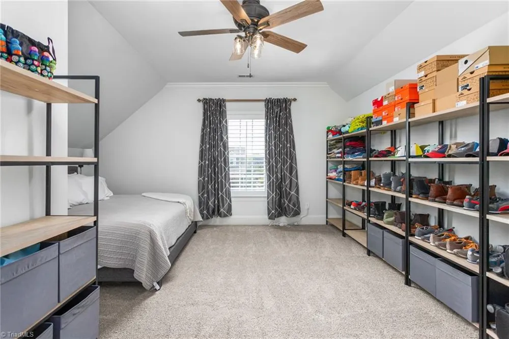 6002 Windsor Circle Elon, NC 27244
