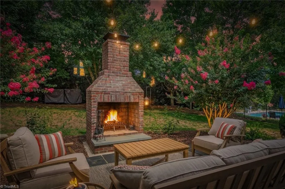 6002 Windsor Circle Elon, NC 27244