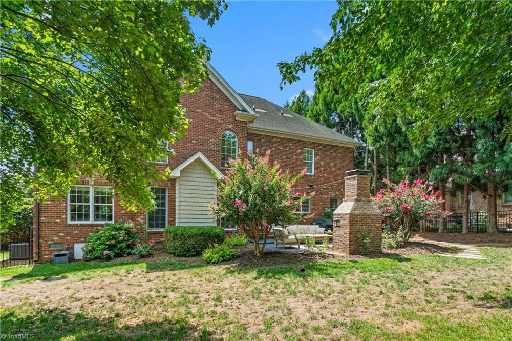 6002 Windsor Circle Elon, NC 27244