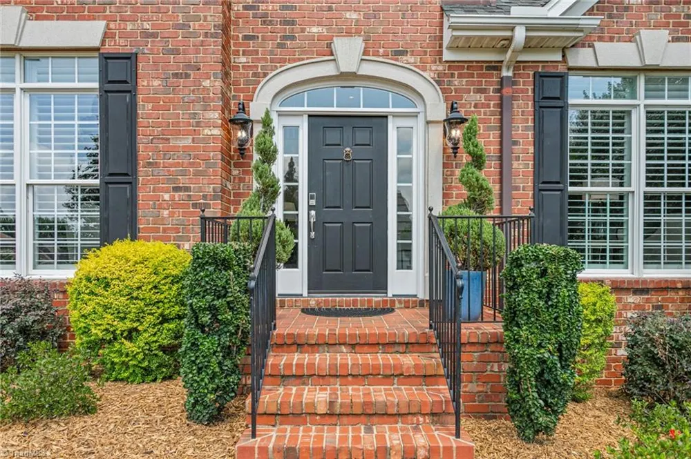 6002 Windsor Circle Elon, NC 27244