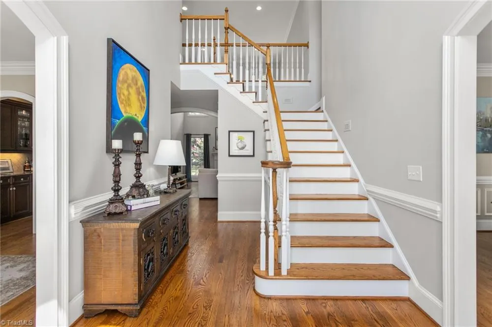 6002 Windsor Circle Elon, NC 27244