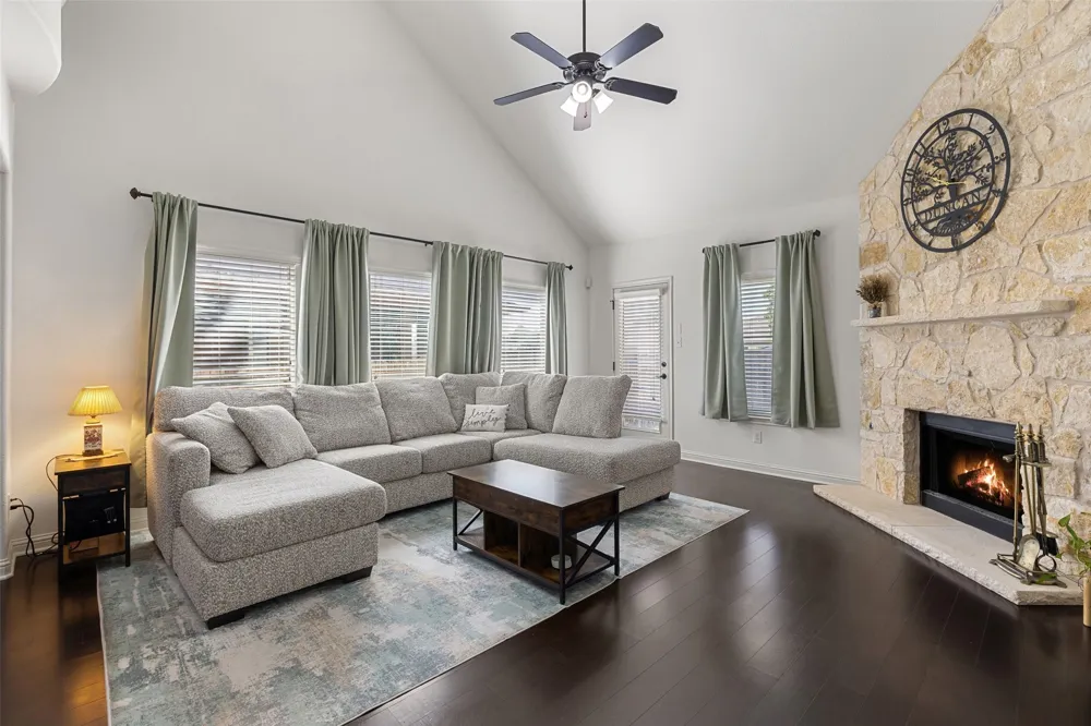 2474 Santa Barbara Loop Round Rock, TX 78665