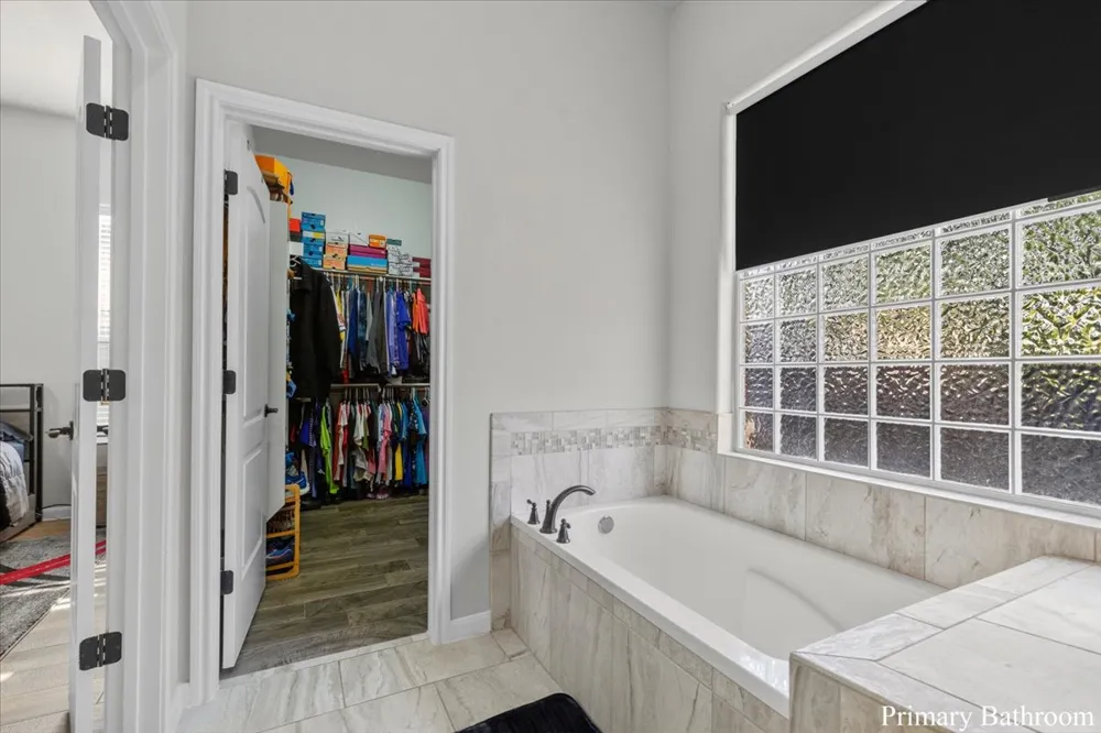 137 S Pohakea Drive Bastrop, TX 78602