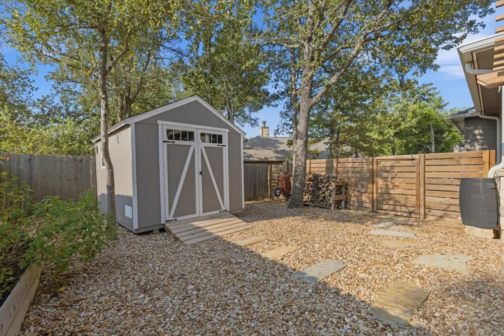 137 S Pohakea Drive Bastrop, TX 78602