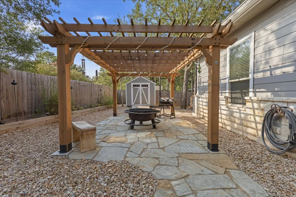 137 S Pohakea Drive Bastrop, TX 78602