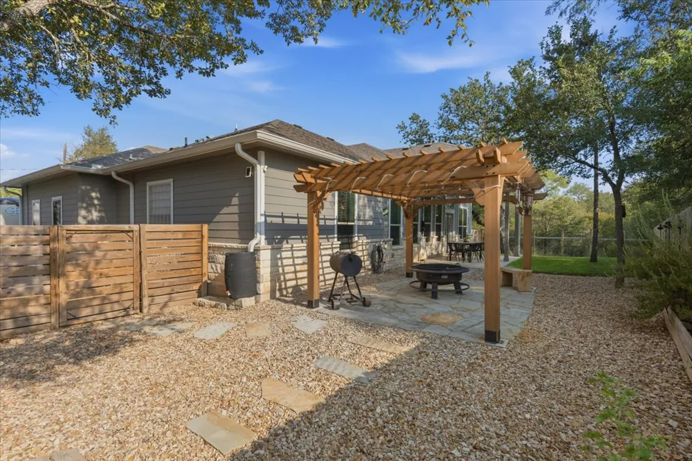 137 S Pohakea Drive Bastrop, TX 78602