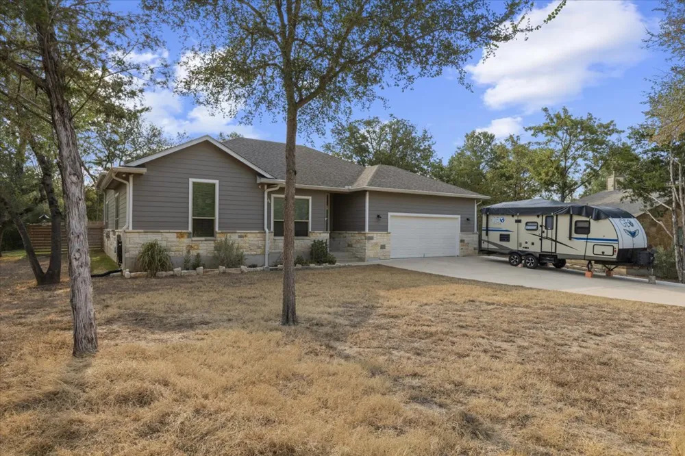 137 S Pohakea Drive Bastrop, TX 78602