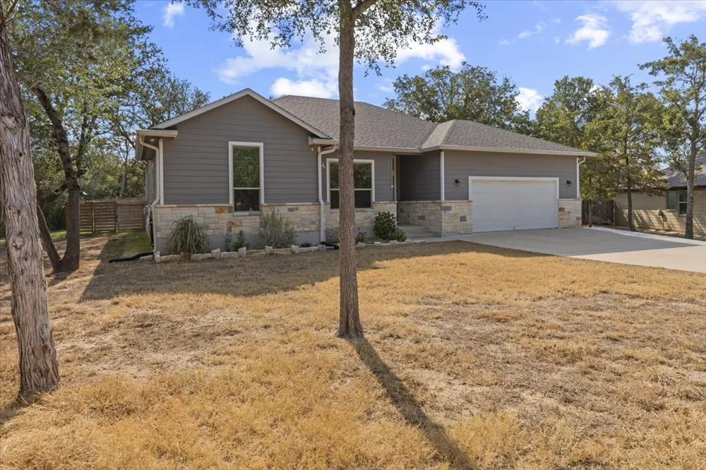137 S Pohakea Drive Bastrop, TX 78602