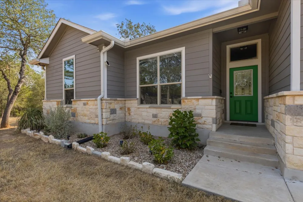 137 S Pohakea Drive Bastrop, TX 78602