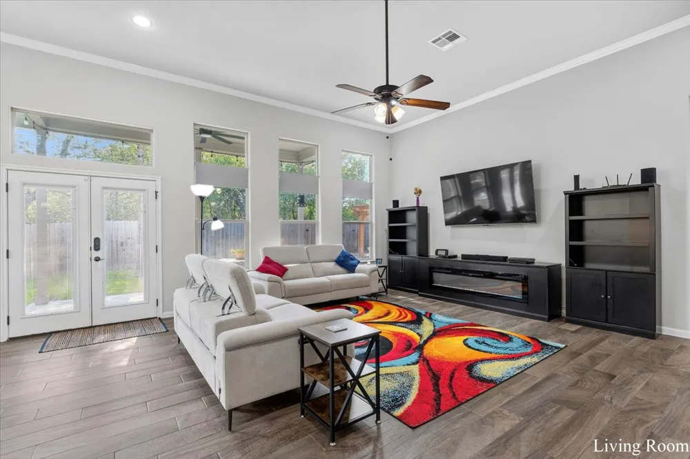 137 S Pohakea Drive Bastrop, TX 78602