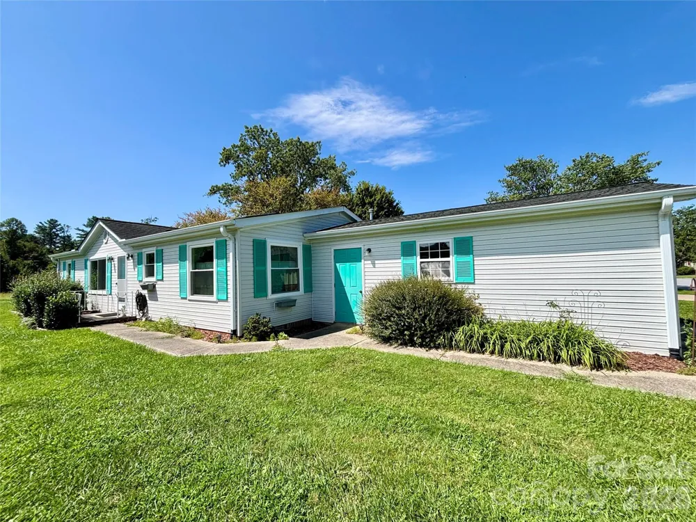 236 Riverwind Drive Hendersonville, NC 28739