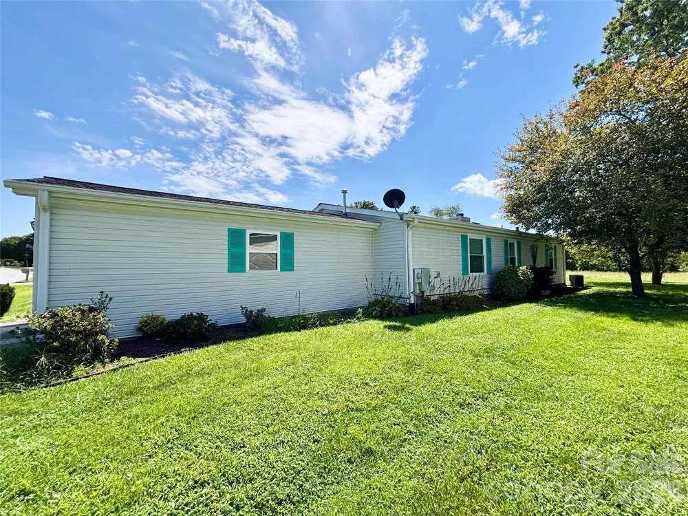 236 Riverwind Drive Hendersonville, NC 28739