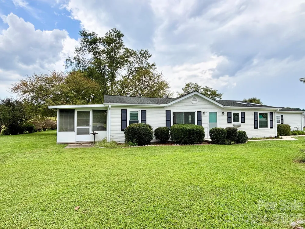 236 Riverwind Drive Hendersonville, NC 28739