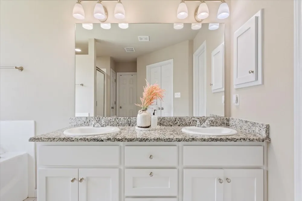 2518 Yoder Lane Robinson, TX 76706