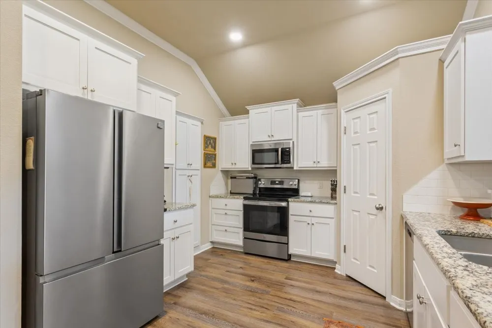 2518 Yoder Lane Robinson, TX 76706