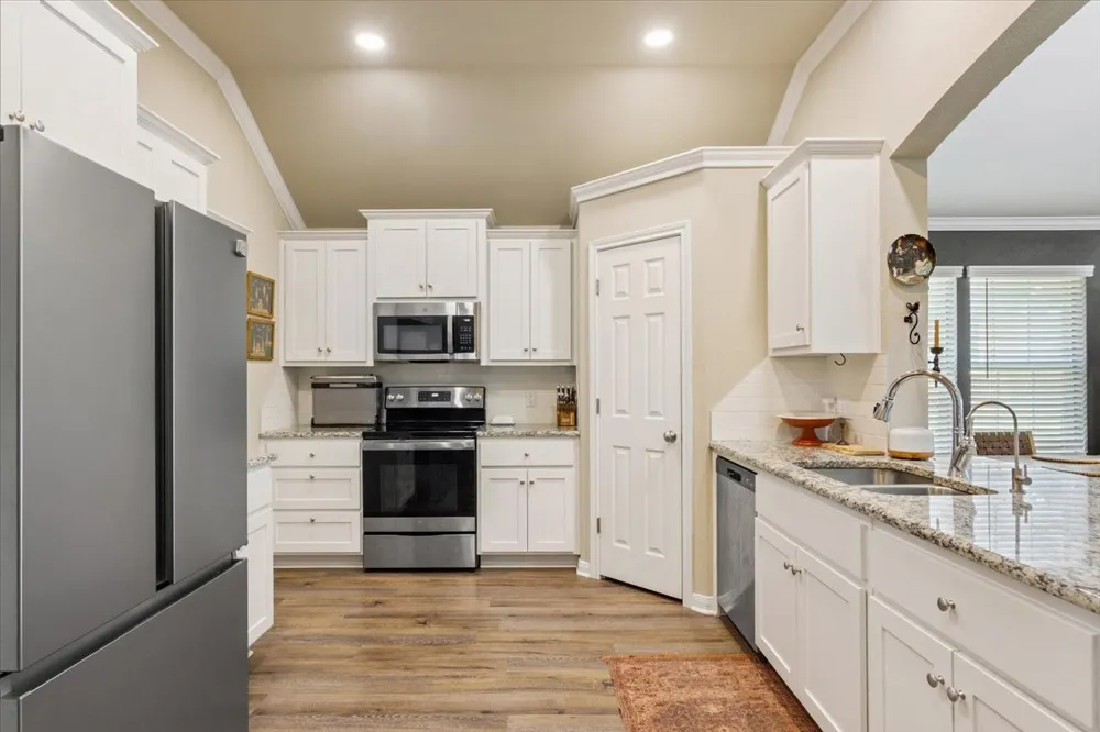 2518 Yoder Lane Robinson, TX 76706