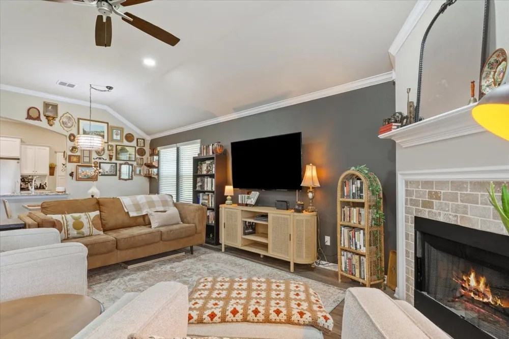 2518 Yoder Lane Robinson, TX 76706