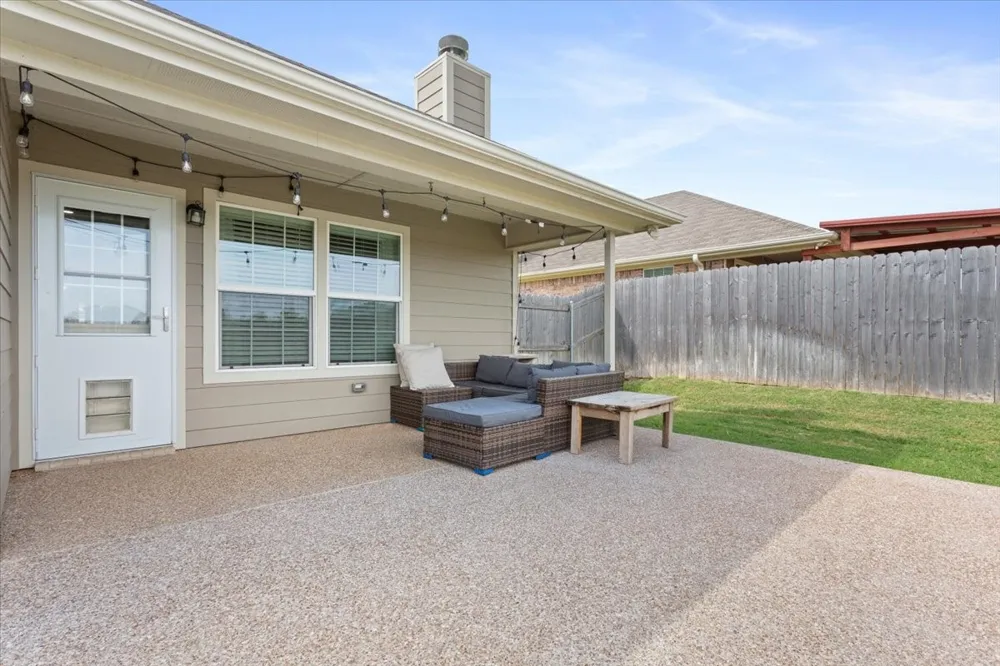 2518 Yoder Lane Robinson, TX 76706