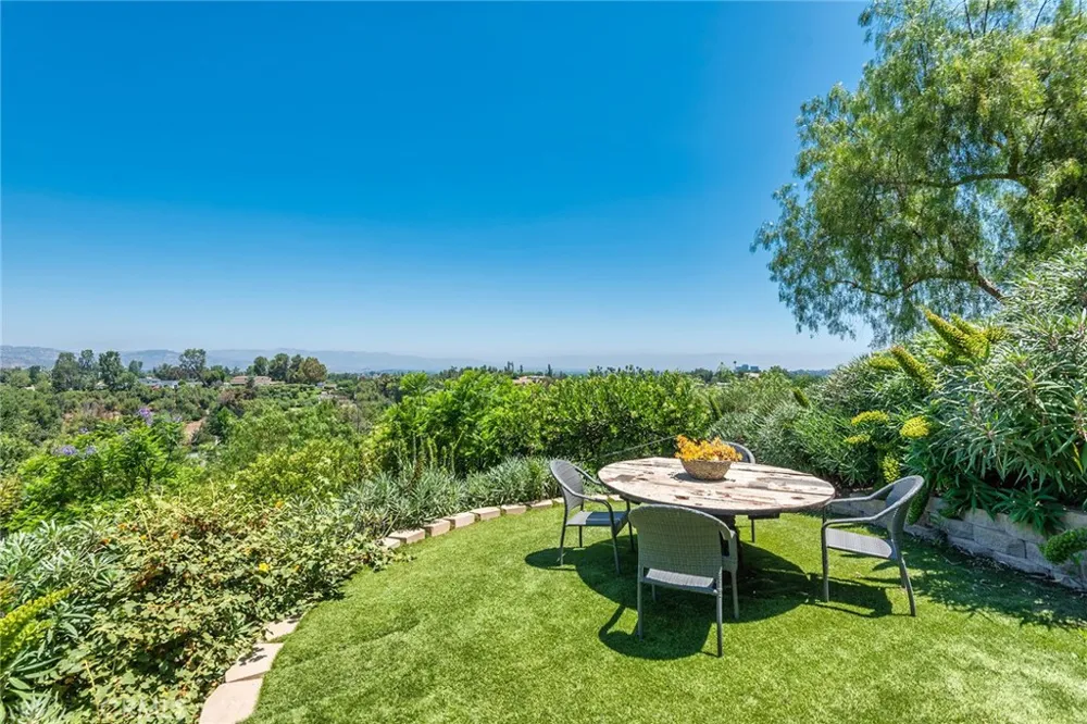 5207 SADDLE CREEK ROAD Hidden Hills, CA 91302