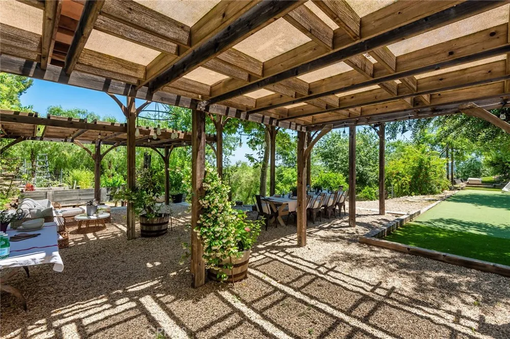 5207 SADDLE CREEK ROAD Hidden Hills, CA 91302