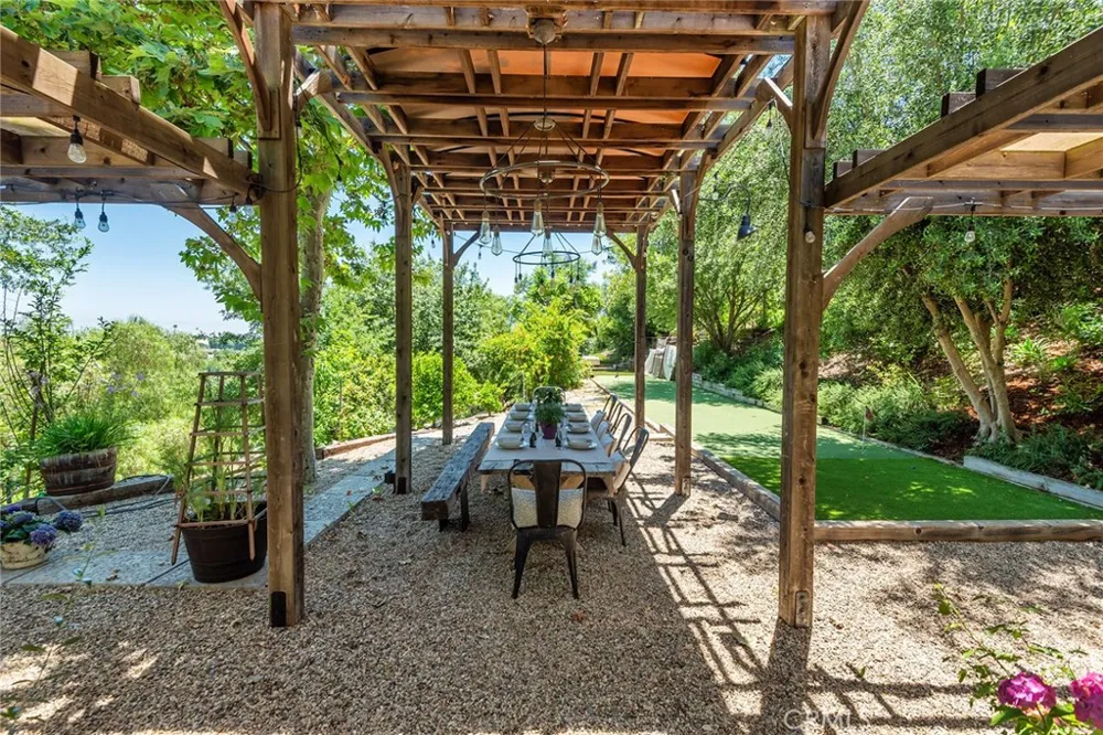 5207 SADDLE CREEK ROAD Hidden Hills, CA 91302