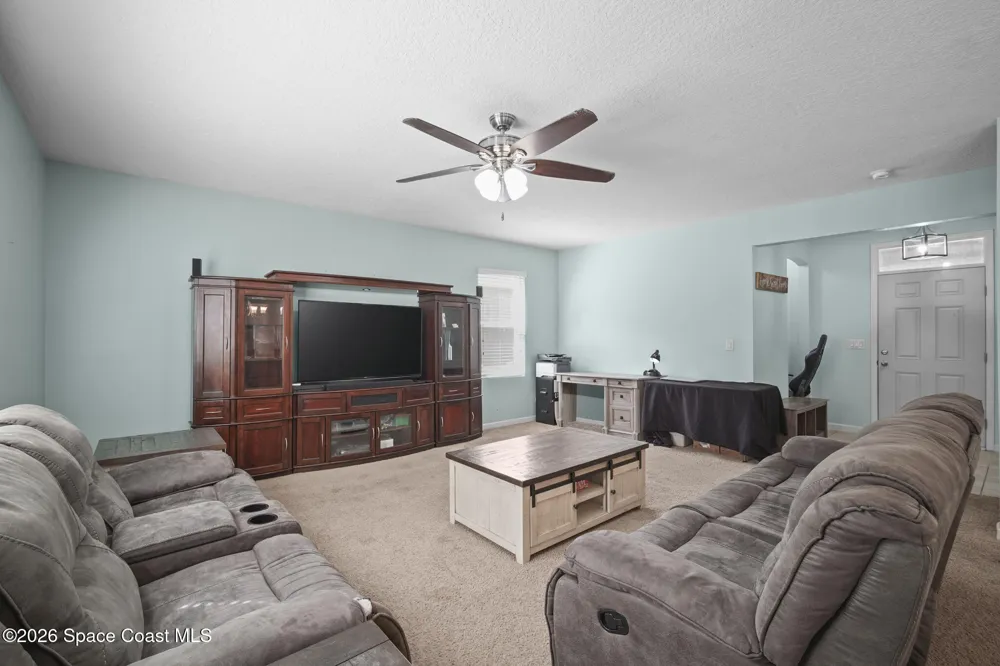 2635 Falcon Lane Mims, FL 32754