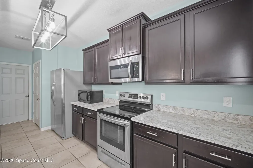 2635 Falcon Lane Mims, FL 32754