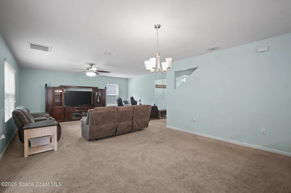 2635 Falcon Lane Mims, FL 32754