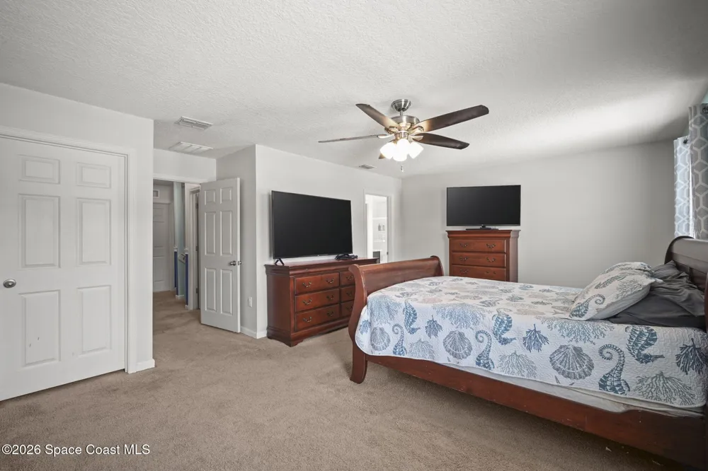2635 Falcon Lane Mims, FL 32754