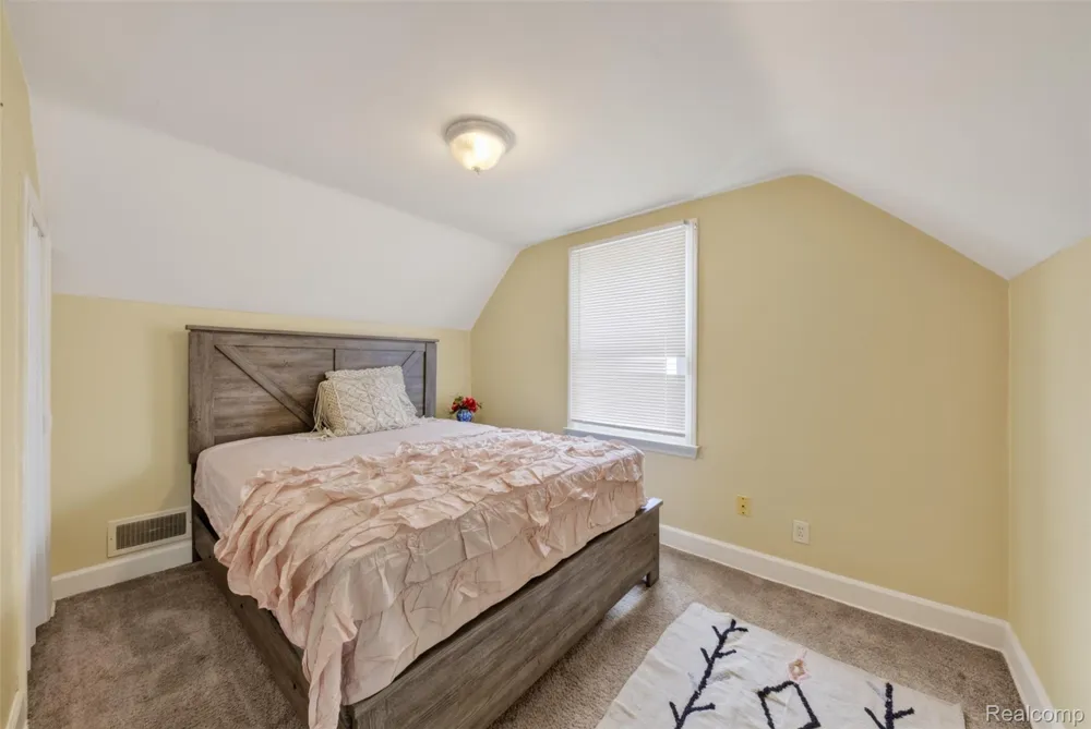 15153 Cavour Street Livonia City, MI 48154