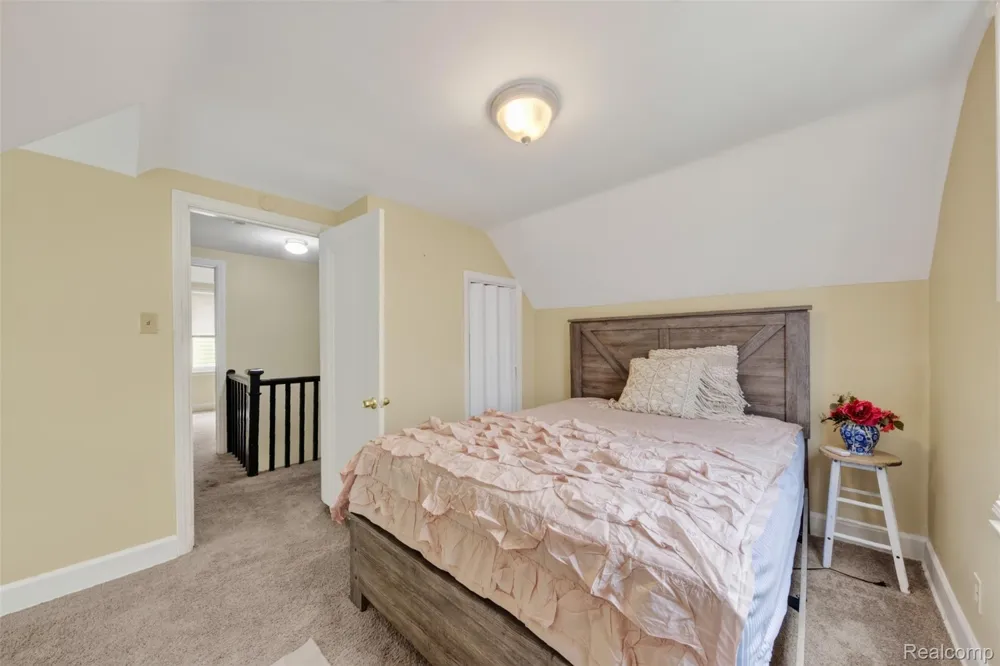 15153 Cavour Street Livonia City, MI 48154